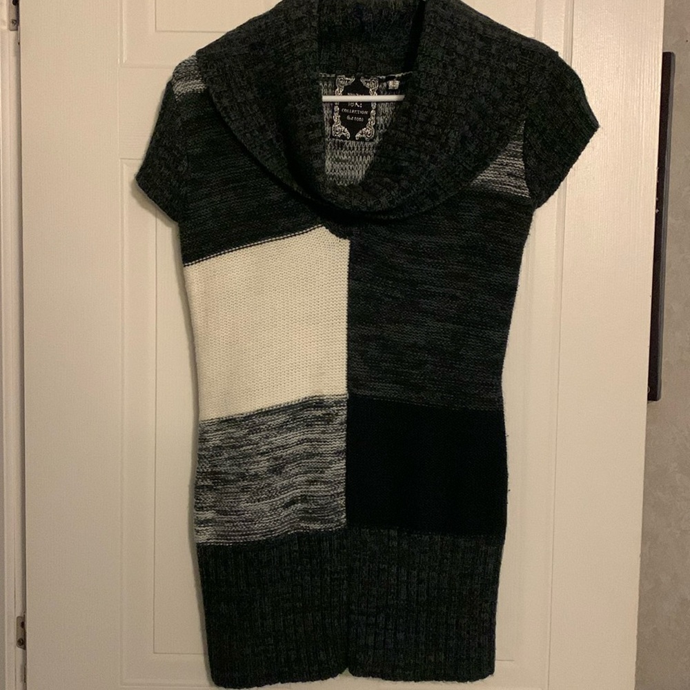 Sweater to wear with tights